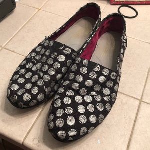 Toms Shoes